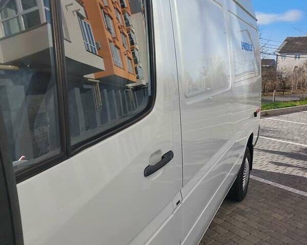 Белый Мерседес Sprinter, объемом двигателя 0 л и пробегом 375 тыс. км за 10000 $, фото 35 на Automoto.ua