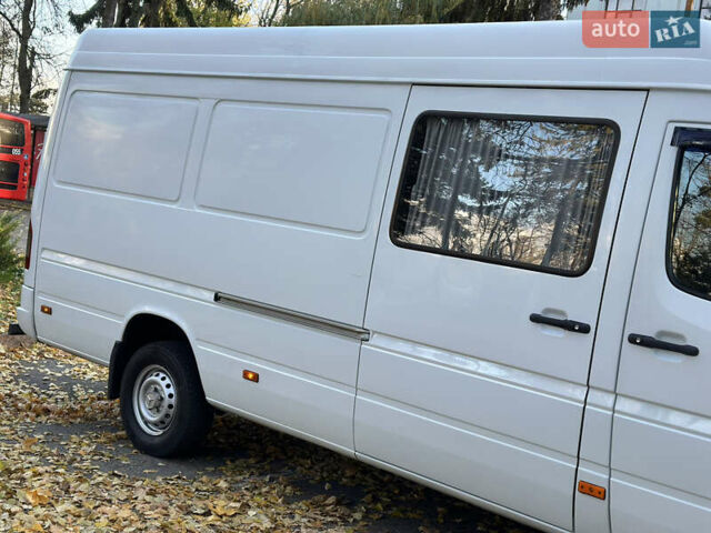 Белый Мерседес Sprinter, объемом двигателя 2.7 л и пробегом 200 тыс. км за 13900 $, фото 32 на Automoto.ua