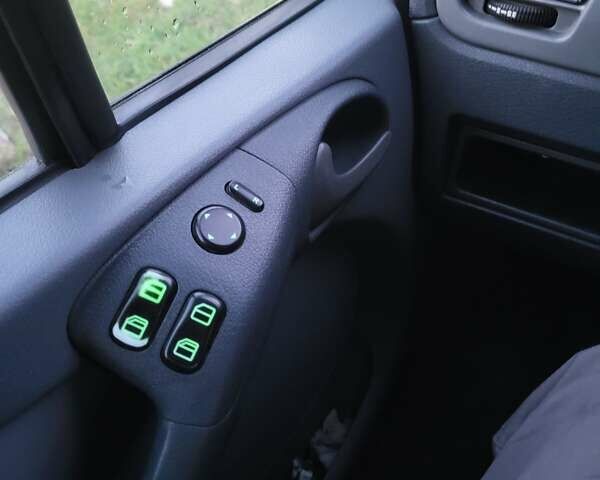 Белый Мерседес Sprinter, объемом двигателя 2.1 л и пробегом 537 тыс. км за 9500 $, фото 1 на Automoto.ua