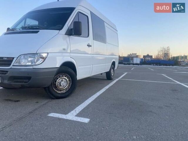 Белый Мерседес Sprinter, объемом двигателя 2.69 л и пробегом 522 тыс. км за 8800 $, фото 1 на Automoto.ua