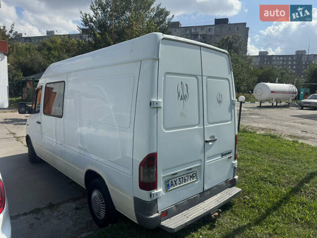 Белый Мерседес Sprinter, объемом двигателя 2.15 л и пробегом 323 тыс. км за 6000 $, фото 5 на Automoto.ua