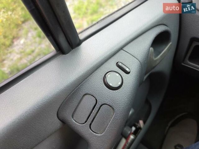 Белый Мерседес Sprinter, объемом двигателя 2.7 л и пробегом 350 тыс. км за 18900 $, фото 31 на Automoto.ua