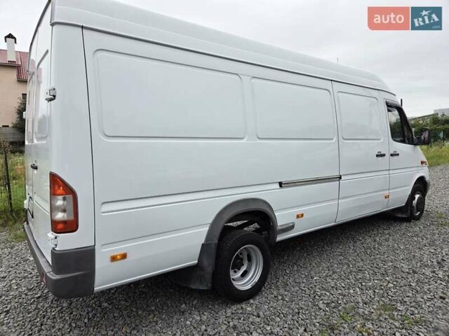 Белый Мерседес Sprinter, объемом двигателя 2.7 л и пробегом 350 тыс. км за 18900 $, фото 3 на Automoto.ua