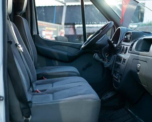 Білий Мерседес Sprinter, об'ємом двигуна 2.2 л та пробігом 490 тис. км за 12500 $, фото 5 на Automoto.ua