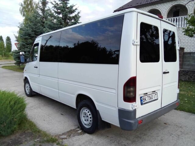 Белый Мерседес Sprinter, объемом двигателя 2.2 л и пробегом 463 тыс. км за 7600 $, фото 5 на Automoto.ua
