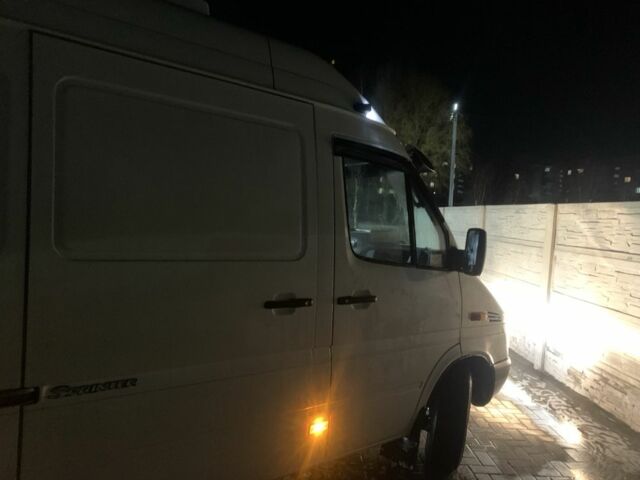 Білий Мерседес Sprinter, об'ємом двигуна 2.7 л та пробігом 214 тис. км за 13976 $, фото 7 на Automoto.ua