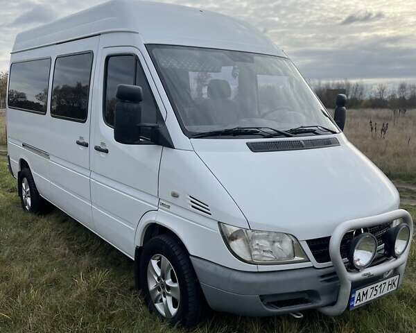 Белый Мерседес Sprinter, объемом двигателя 2.1 л и пробегом 225 тыс. км за 11950 $, фото 6 на Automoto.ua