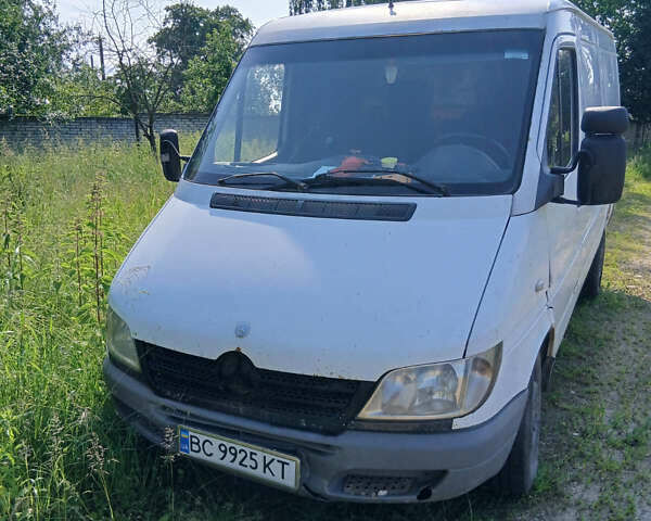 Белый Мерседес Sprinter, объемом двигателя 2.15 л и пробегом 360 тыс. км за 4900 $, фото 1 на Automoto.ua
