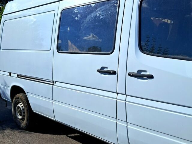 Белый Мерседес Sprinter, объемом двигателя 2.1 л и пробегом 524 тыс. км за 9500 $, фото 7 на Automoto.ua