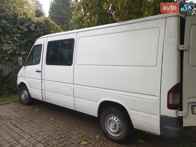 Белый Мерседес Sprinter, объемом двигателя 2.15 л и пробегом 380 тыс. км за 8500 $, фото 5 на Automoto.ua