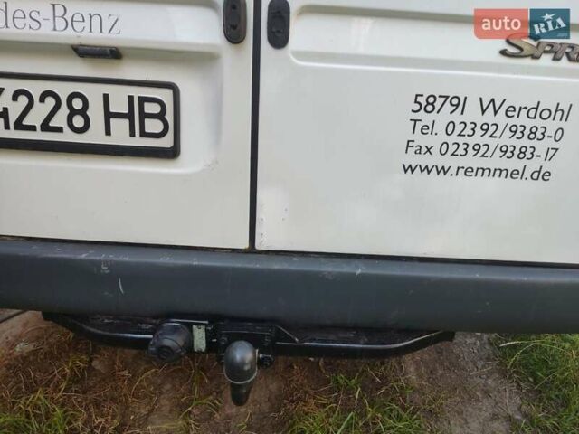 Белый Мерседес Sprinter, объемом двигателя 2.15 л и пробегом 518 тыс. км за 9000 $, фото 4 на Automoto.ua