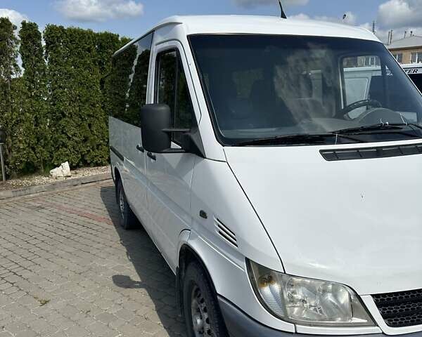 Белый Мерседес Sprinter, объемом двигателя 2.15 л и пробегом 371 тыс. км за 8000 $, фото 5 на Automoto.ua