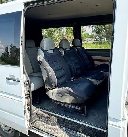 Белый Мерседес Sprinter, объемом двигателя 2.15 л и пробегом 304 тыс. км за 9500 $, фото 9 на Automoto.ua