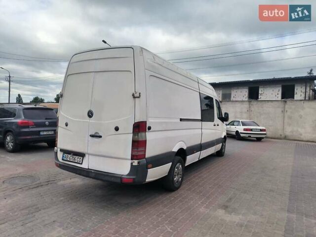 Белый Мерседес Sprinter, объемом двигателя 2.1 л и пробегом 692 тыс. км за 5600 $, фото 4 на Automoto.ua