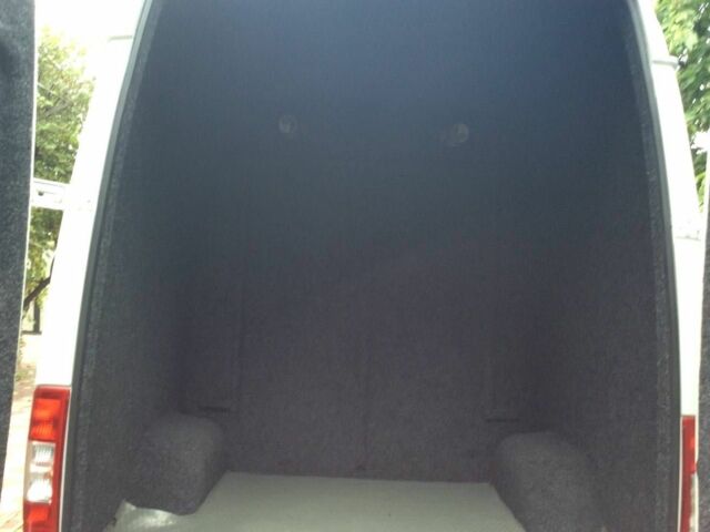 Белый Мерседес Sprinter, объемом двигателя 2.1 л и пробегом 334 тыс. км за 10800 $, фото 7 на Automoto.ua