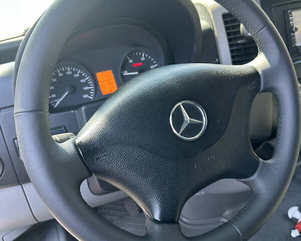 Білий Мерседес Sprinter, об'ємом двигуна 2.15 л та пробігом 415 тис. км за 13000 $, фото 13 на Automoto.ua