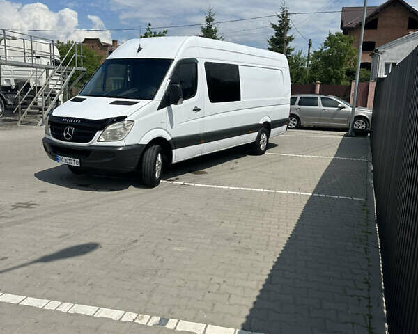 Белый Мерседес Sprinter, объемом двигателя 2.1 л и пробегом 502 тыс. км за 13800 $, фото 11 на Automoto.ua