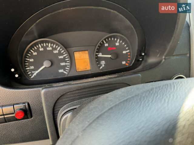 Белый Мерседес Sprinter, объемом двигателя 2.15 л и пробегом 415 тыс. км за 11500 $, фото 22 на Automoto.ua