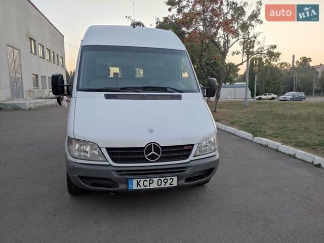 Белый Мерседес Sprinter, объемом двигателя 0 л и пробегом 257 тыс. км за 14900 $, фото 6 на Automoto.ua