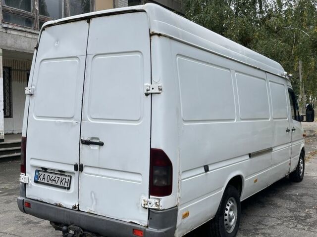 Белый Мерседес Sprinter, объемом двигателя 2.1 л и пробегом 387 тыс. км за 7500 $, фото 2 на Automoto.ua