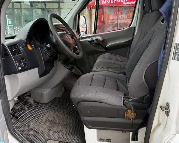 Білий Мерседес Sprinter, об'ємом двигуна 2.2 л та пробігом 595 тис. км за 13500 $, фото 5 на Automoto.ua