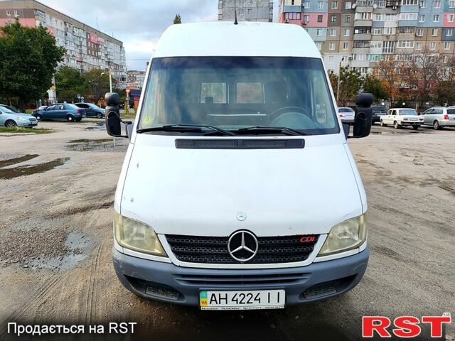 Білий Мерседес Sprinter, об'ємом двигуна 2.1 л та пробігом 280 тис. км за 7000 $, фото 1 на Automoto.ua