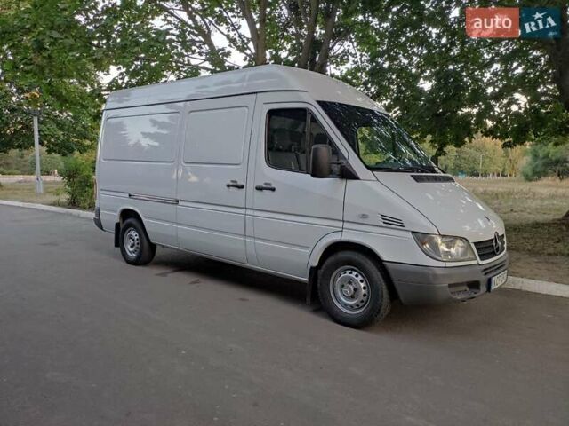 Белый Мерседес Sprinter, объемом двигателя 0 л и пробегом 277 тыс. км за 15300 $, фото 5 на Automoto.ua