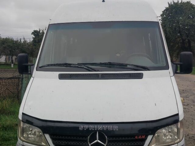 Белый Мерседес Sprinter, объемом двигателя 2.1 л и пробегом 500 тыс. км за 7600 $, фото 1 на Automoto.ua