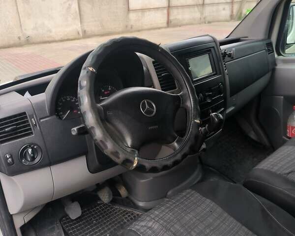 Белый Мерседес Sprinter, объемом двигателя 2.1 л и пробегом 692 тыс. км за 5600 $, фото 10 на Automoto.ua