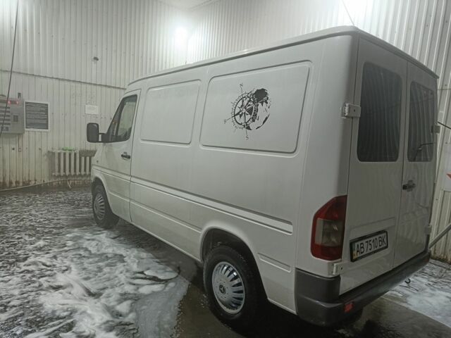 Белый Мерседес Sprinter, объемом двигателя 2.1 л и пробегом 326 тыс. км за 7500 $, фото 5 на Automoto.ua
