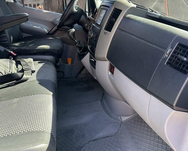 Білий Мерседес Sprinter, об'ємом двигуна 2.15 л та пробігом 415 тис. км за 13000 $, фото 7 на Automoto.ua
