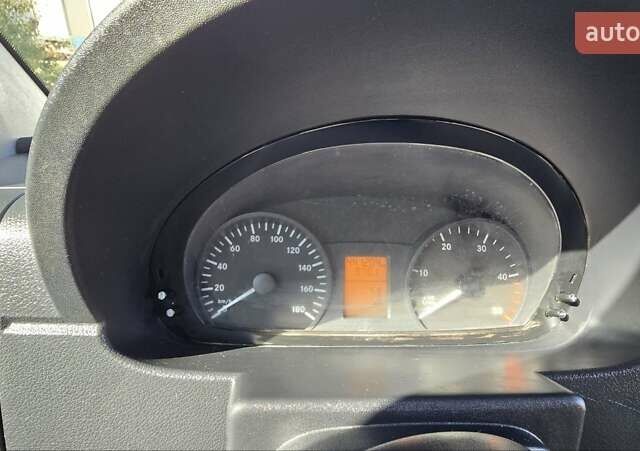 Белый Мерседес Sprinter, объемом двигателя 2.15 л и пробегом 442 тыс. км за 12000 $, фото 3 на Automoto.ua