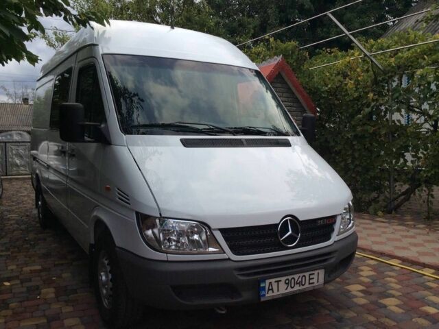 Белый Мерседес Sprinter, объемом двигателя 2.1 л и пробегом 334 тыс. км за 10800 $, фото 2 на Automoto.ua