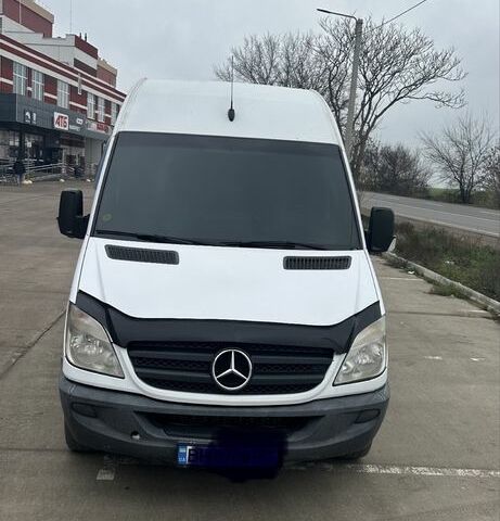 Белый Мерседес Sprinter, объемом двигателя 2.2 л и пробегом 150 тыс. км за 13000 $, фото 1 на Automoto.ua