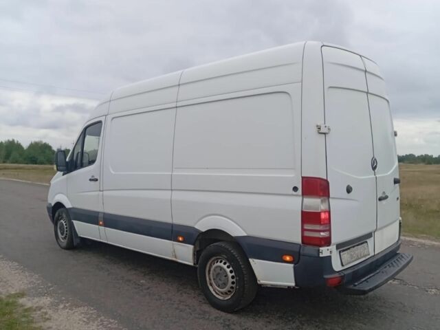 Белый Мерседес Sprinter, объемом двигателя 2.1 л и пробегом 414 тыс. км за 8000 $, фото 3 на Automoto.ua