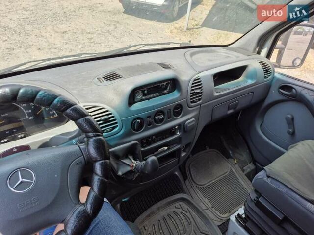 Белый Мерседес Sprinter, объемом двигателя 2.7 л и пробегом 435 тыс. км за 7100 $, фото 10 на Automoto.ua