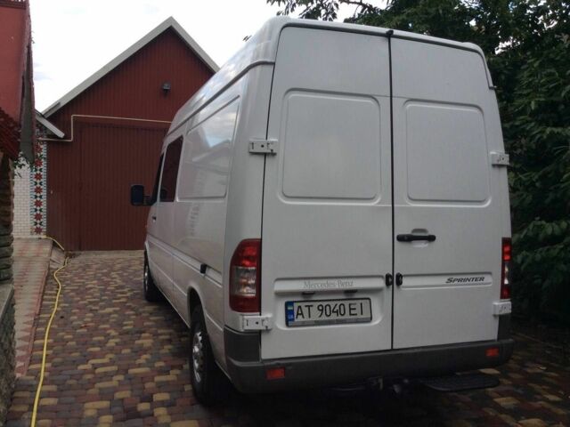 Белый Мерседес Sprinter, объемом двигателя 2.1 л и пробегом 334 тыс. км за 10800 $, фото 5 на Automoto.ua