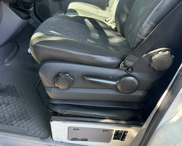 Білий Мерседес Sprinter, об'ємом двигуна 2.15 л та пробігом 415 тис. км за 13000 $, фото 14 на Automoto.ua
