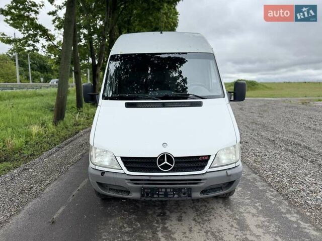 Белый Мерседес Sprinter, объемом двигателя 2.7 л и пробегом 434 тыс. км за 8600 $, фото 6 на Automoto.ua