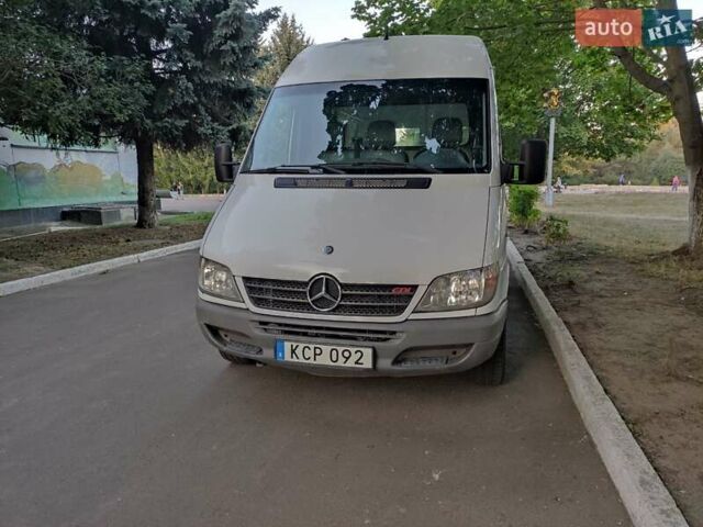 Белый Мерседес Sprinter, объемом двигателя 0 л и пробегом 277 тыс. км за 15300 $, фото 3 на Automoto.ua