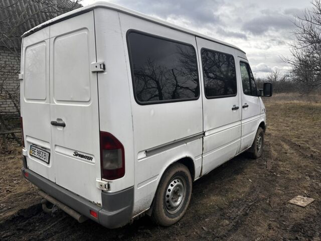 Белый Мерседес Sprinter, объемом двигателя 0 л и пробегом 447 тыс. км за 8000 $, фото 3 на Automoto.ua