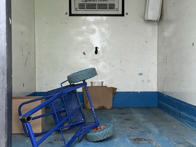 Белый Мерседес Sprinter, объемом двигателя 2.1 л и пробегом 327 тыс. км за 10500 $, фото 6 на Automoto.ua