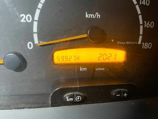 Білий Мерседес Sprinter, об'ємом двигуна 2.1 л та пробігом 301 тис. км за 5200 $, фото 5 на Automoto.ua