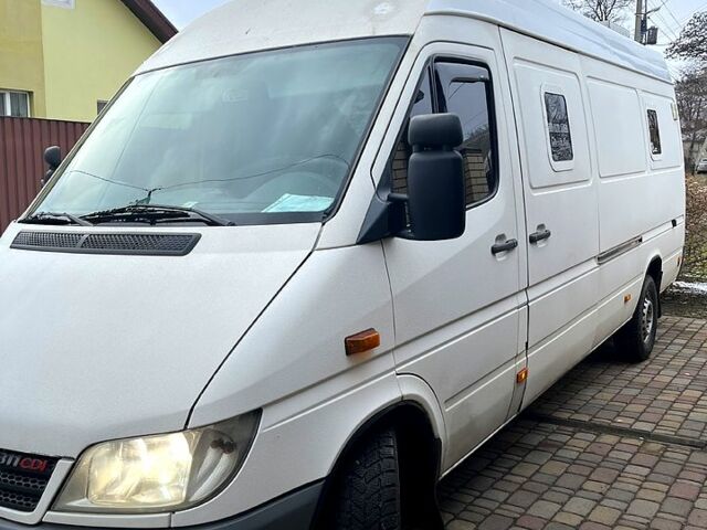 Белый Мерседес Sprinter, объемом двигателя 2.1 л и пробегом 211 тыс. км за 9500 $, фото 7 на Automoto.ua