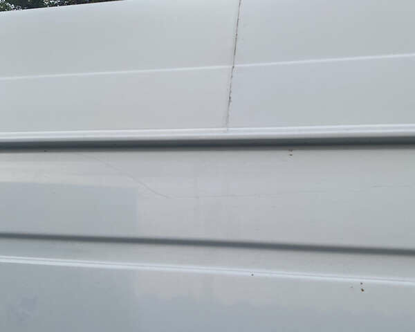 Белый Мерседес Sprinter, объемом двигателя 2.2 л и пробегом 335 тыс. км за 11000 $, фото 18 на Automoto.ua