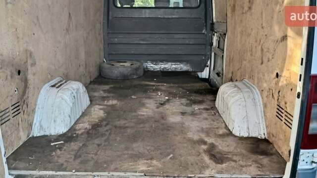 Белый Мерседес Sprinter, объемом двигателя 2.1 л и пробегом 320 тыс. км за 10200 $, фото 2 на Automoto.ua