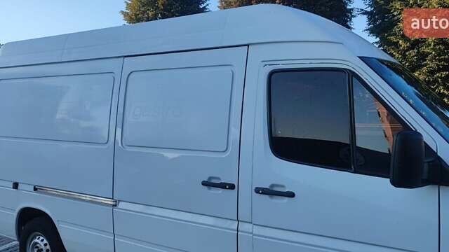 Белый Мерседес Sprinter, объемом двигателя 2.1 л и пробегом 320 тыс. км за 10200 $, фото 7 на Automoto.ua