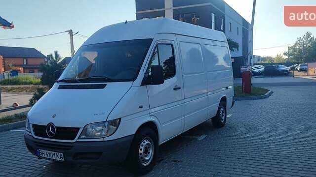 Белый Мерседес Sprinter, объемом двигателя 2.1 л и пробегом 320 тыс. км за 10200 $, фото 10 на Automoto.ua