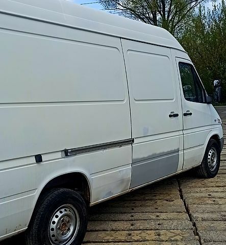 Белый Мерседес Sprinter, объемом двигателя 2.1 л и пробегом 600 тыс. км за 6700 $, фото 5 на Automoto.ua