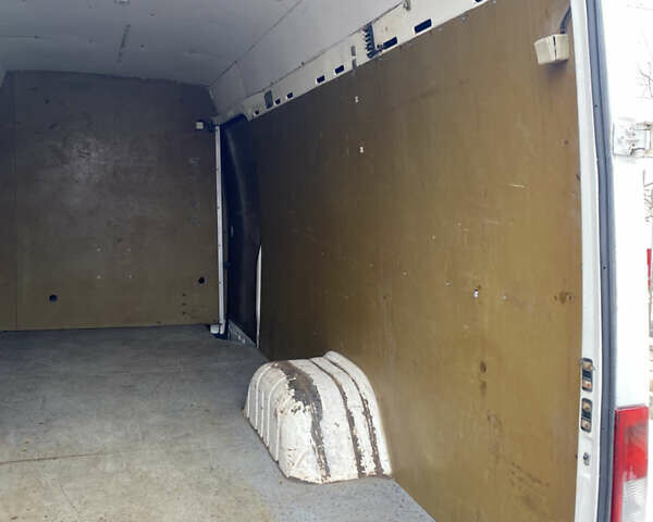 Белый Мерседес Sprinter, объемом двигателя 2.7 л и пробегом 422 тыс. км за 10000 $, фото 27 на Automoto.ua